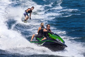 2015 Kawasaki_Jet Ski_Ultra 310LX_action_3.med