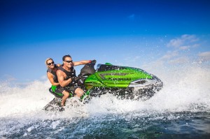 2015 Kawasaki_Jet Ski_Ultra 310LX_action_4.med