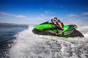 2015_Kawasaki_Jet_Ski_Ultra_310R_action_2.med[1]