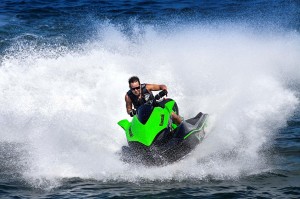 2015_Kawasaki_Jet_Ski_Ultra_310R_action_3.med[1]