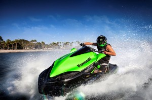 2015_Kawasaki_Jet_Ski_Ultra_310R_action_5.med[1]