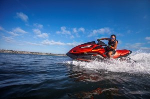 2015_Kawasaki_Jet_Ski_Ultra_310X_SE_action_2.med[1]