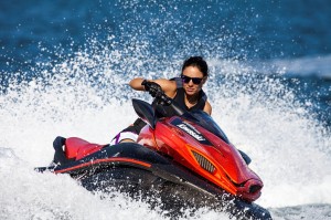 2015_Kawasaki_Jet_Ski_Ultra_310X_SE_action_3.med[1]