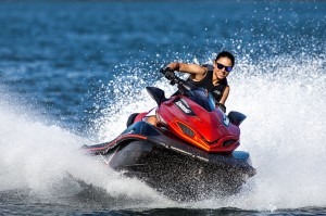 2015_Kawasaki_Jet_Ski_Ultra_310X_SE_action_4.med[1]