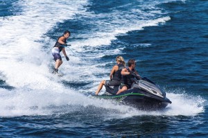 2015_Kawasaki_Jet_Ski_Ultra_LX_action_4.med[1]